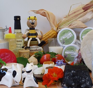 Oderbruch Hof (goats, geese and bees)