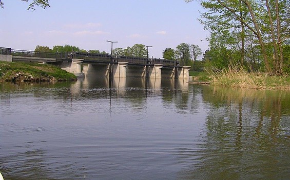 Wehr zur Neiße am Ostdeutschen Rosengarten in Forst (Lausitz), Foto: Wassersport Forst