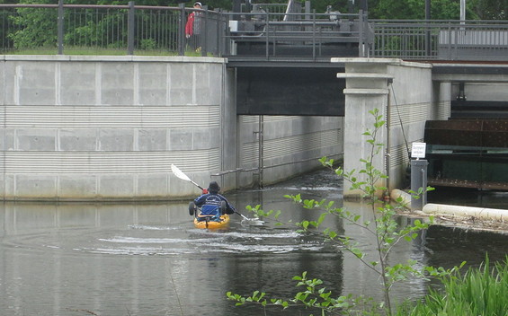 Wehr zum Mühlgraben - Fischpass, Foto: Melanie Fliege-Blossey