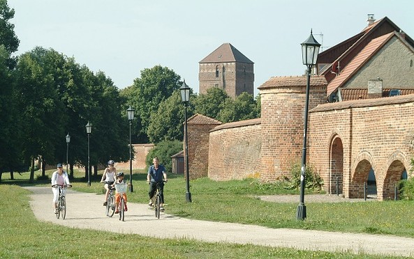 An der Wittstocker Stadtmauer, Foto: Studio Prokopy