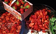 Hofladen Falkensee - Erdbeerige Leckereien beim Erdbeerfest Mitte Juni