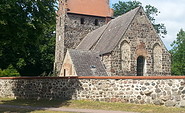 Ostseite der Börnicker Dorfkirche, Foto: Pfarrerin Werstat