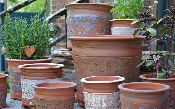 Keramik im Garten, Foto: Keramikatelier-Andrea Forchner und Stefan Laub