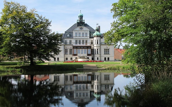 Schloss und Park Uebigau. Foto: Parkaktiv