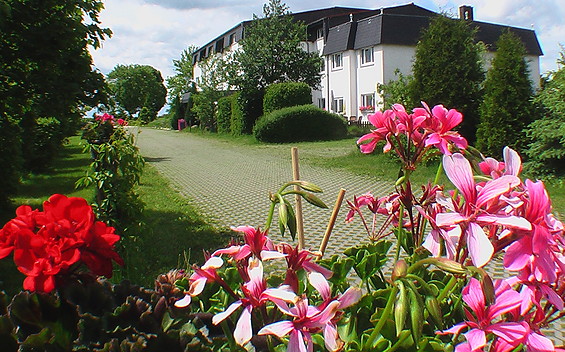 Blick aufs Landhotel, Foto: Landhotel Trampe