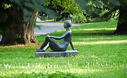 &quot;Große Sitzende&quot; im Lennépark in Frankfurt (Oder), Foto: Peter Gudlowski