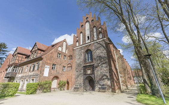 Kloster Stift zum Heiligengrabe - Abteigebäude und Klosterkirche, Foto: TMB-Fotoarchiv/Steffen Lehmann