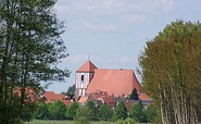 Die weithin sichtbare Stadtkirche St. Peter und Paul in Wusterhausen Dosse, Foto: Elke Schmiele