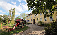 Gutshaus Petkus mit Spielplatz, Foto: Beatrix Schwarz, 4 TV