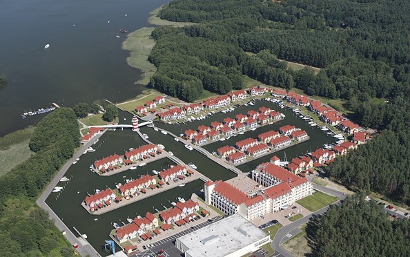 Luftbild des Hafendorfes © SARCON Hafendorf Rheinsberg