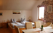 kombinierter Wohn-Schlafbereich in FeWo von Siegi&#039;s Landhauspension, Foto: Siegrun Stockmann