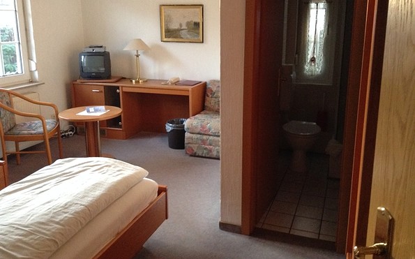Doppelzimmer 1 mit Sitzmöglichkeit