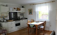 Küchenteil der Ferienwohnung Schmock in Elisenau, Foto: Stefanie Schmock