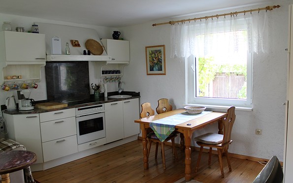Küchenteil der Ferienwohnung Schmock in Elisenau, Foto: Stefanie Schmock