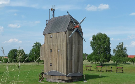 Paltrockwindmühle Oppelhain (Die Mühle hat zur Zeit keine Flügel, diese wurden 2013 bei einem Sturm zerstört), Foto: Tourismusverband Elbe-Elster-Land