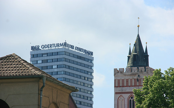 Der Oderturm und der Turm der Marienkirche, Foto: terra press Berlin