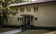 Waldsiedlung Wandlitz - das ehemalige Wohnhaus des Ehepaares Margot und Erich Honecker, Foto: Elena Korolewa, Lizenz: Tourismusverein Naturpark Barnim e. V.
