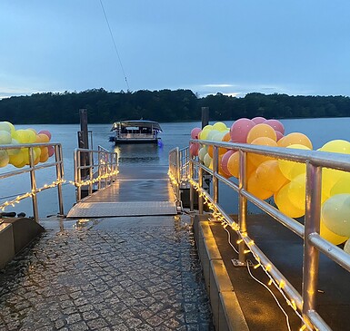 Fest an der Fähre