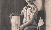 Mädchen mit Zuckertüte, Foto: Sammlung Museum OSL
