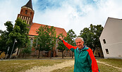 Dietmar Kschischow vor der Stadtkirche Calau., Foto: Jan Hornhauer, Lizenz: Stadt Calau