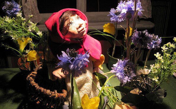 Rotkäppchen und all die Blumen, Foto: Kotte, Lizenz: Kotte