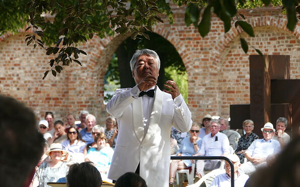 Takao Ukigaya dirigiert das Brandenburgische Staatsorchester., Foto: Eckhard Handke, Lizenz: Eckhard Handke