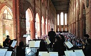 Brandenburgisches Konzertorchester Eberswalde 2023 in Chorin, Foto: Katrin Zimmermann, Lizenz: Brandenburgisches Konzertorchester e. V.
