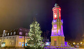 Weihnachtsbaum am Siegesturm in Großbeeren, Foto: Tourismusverband Fläming e.V.