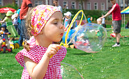 Seifenblasen auf Kinderfest, Foto: Andreas Koch, Lizenz: Adobe Stock