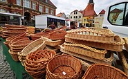 Korbwaren beim Calauer Wochenmarkt., Foto: Jan Hornhauer, Lizenz: Stadt Calau