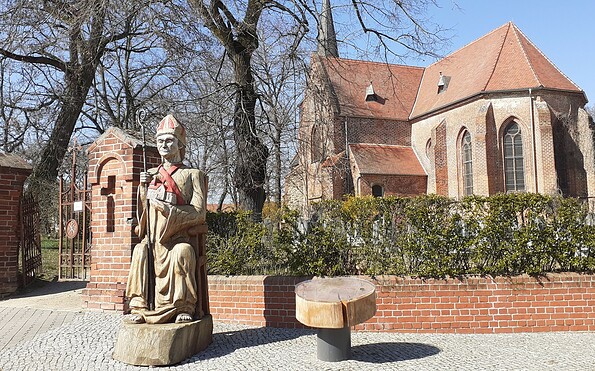 Liebfrauenkirche und Wichmann, Foto: Stadt Jüterbog, Lizenz: Stadtverwaltung Jüterbog