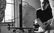 Adolf Ryszka in seinem Atelier, Foto: unbekannt, Lizenz: Archiv des Zentrums für polnische Skulptur Orońsko