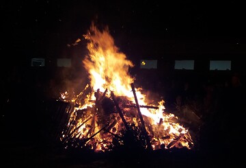 Osterfeuer in Wolzig