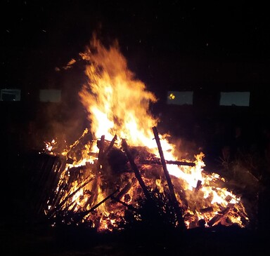 Osterfeuer in Wolzig