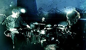 Dirk Häfner (git) - Lukas Rabe (synth) - Sebastian Merk (drums, electronic), Foto: P. Romo