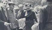 Isot Kilian mit dem Berliner Ensemble in Paris, 1954, Foto: Claus Küchenmeister, Lizenz: Erben Claus Küchenmeister