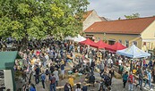 Regionalmarkt auf dem Biesenthaler Marktplatz, Foto: Stephan Durant, Lizenz: Tourismusverein Naturpark Barnim e.V.
