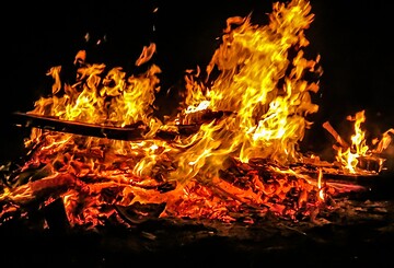 Osterfeuer in Emstal