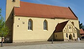 Kirchplatz mit Kirche, Foto: Tourist Information Rheinsberg