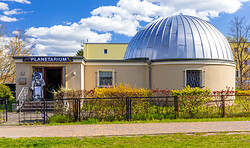 Krümel und Professor  im Planetarium Herzberg