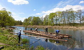 Floßbau in Finowfurt, Foto: Gemeinde Schorfheide Anke Bielig, Lizenz: Gemeinde Schorfheide Anke Bielig