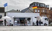 truck_platz_fahnen_bild, Foto: Deutscher Bundestag, Lizenz: Deutscher Bundestag