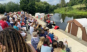 Festival der leisen Gesten an der Stadtpromenade Eberswalde am Finowkanal, Foto: Matthias Schäfer