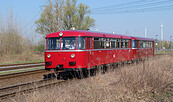 Historischer Schienenbus VT 95 (1954) mit Beiwagen VB 142, Foto: Thomas Fischer, Lizenz: Berliner Eisenbahnfreunde e. V.