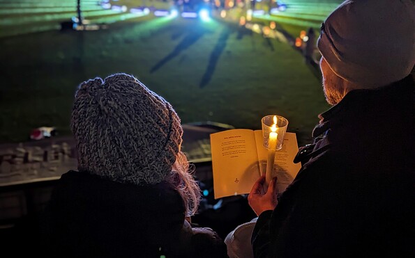 Weihnachtssingen im Karl Liebknecht Stadion, Foto: Manja Johannsen, Lizenz: Oberlinhaus