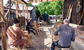 Bogenbau mit Schnitzbänken, Foto: Frank Jannack, Lizenz: Frank Jannack