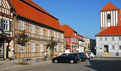 Stadtfest Wusterhausen mit Eröffnung der Stadtraumausstellung "Bohlen, Pflaster, Asphalt"