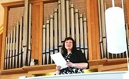 Christina Müller an der Orgel  , Foto: CM, Lizenz: Förderverein Gut Saathain e.V.