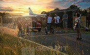 Para Take-Off, Flugplatz bei Sonnenuntergang, Foto: Gerrit Berlin, Lizenz: TAKE OFF Fallschirmsport Fehrbellin e.V.
