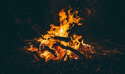 Osterfeuer auf der Panorama-Terrasse vom Hotel Resort Märkisches Meer